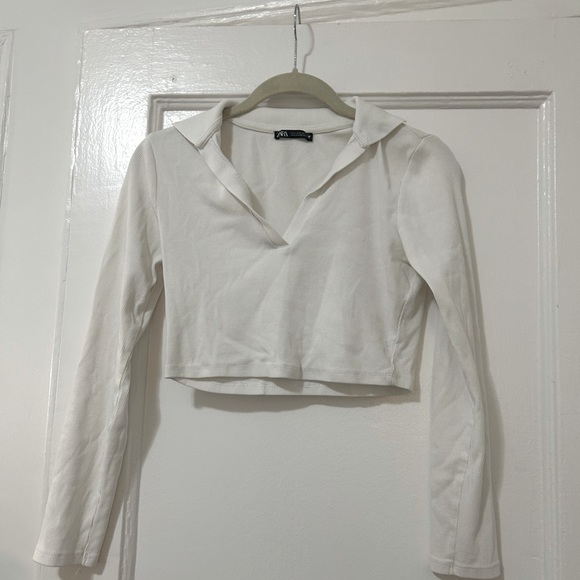 Zara Cropped Long Sleeve - Picture 1 of 3